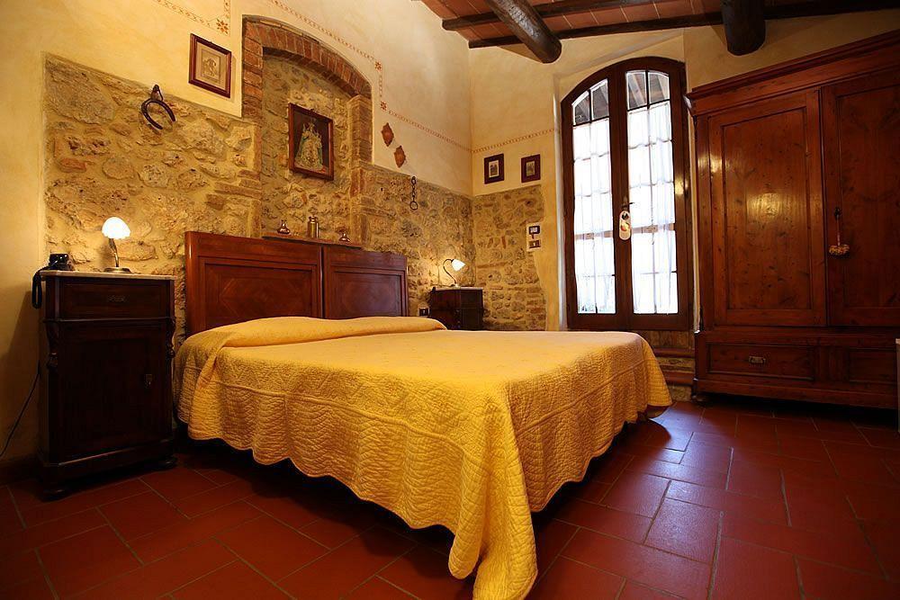 Agriturismo Casanova Di Pescille Сан-Джиминьяно Экстерьер фото