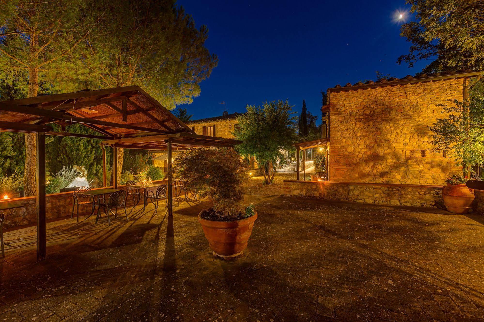 Agriturismo Casanova Di Pescille Сан-Джиминьяно Экстерьер фото